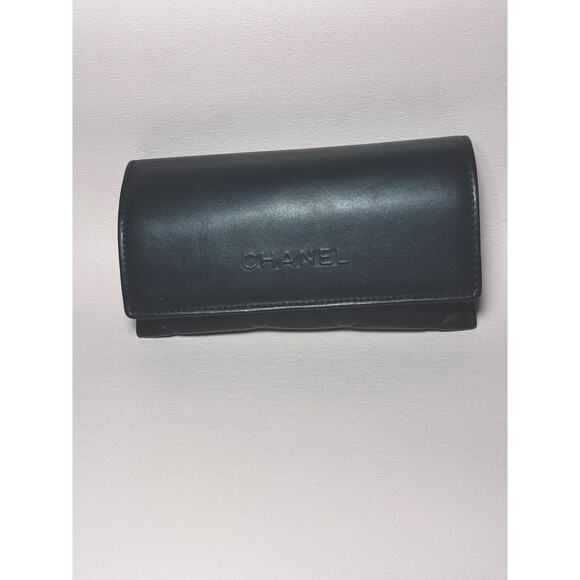 CHANEL Black Quilted Leather Sunglasses Case Magnetic Close Luxury Designer Luxe - Picture 1 of 4